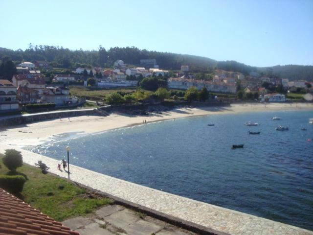 Hotel Corcubion Playa De Quenxe Zimmer foto